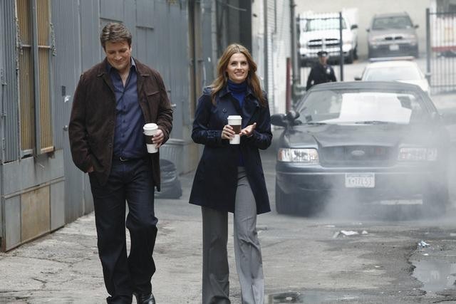 Castle et Beckett arrivant sur une scène de crime